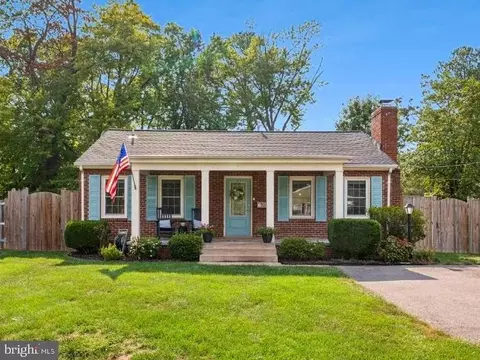 9008 West St, Manassas, VA 20110