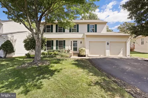 10127 Lavender Flower Ct, Manassas, VA 20110