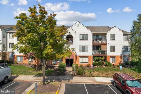 9560 Cannoneer Ct #401, Manassas, VA 20110