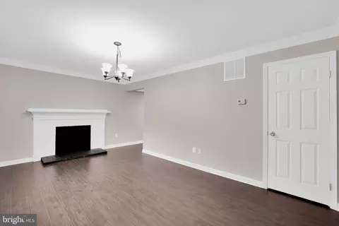 8533 Artillery Rd, Manassas, VA 20110 photo 2