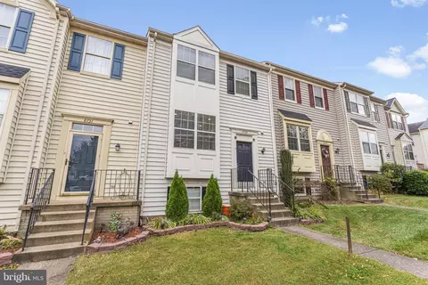 8733 Deblanc Pl, Manassas, VA 20110 photo 2