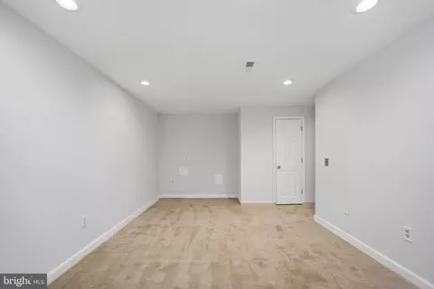 8463 Braxted Ln, Manassas, VA 20110 photo 28
