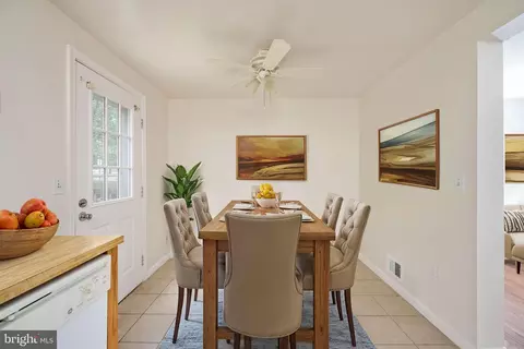 8463 Braxted Ln, Manassas, VA 20110 photo 3