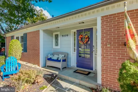 9009 Longstreet Dr, Manassas, VA 20110