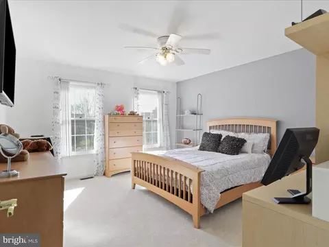 Bedroom - 9354 River Crest Rd, Manassas, VA 20110 photo 5 of 7