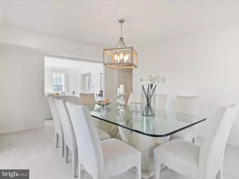 Dining - 9354 River Crest Rd, Manassas, VA 20110 photo 2 of 3