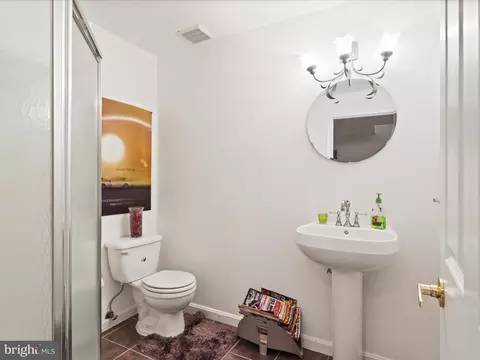 Bath - 9354 River Crest Rd, Manassas, VA 20110 photo 5 of 5