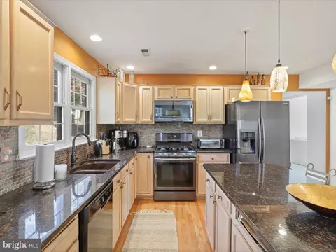 Kitchen - 9354 River Crest Rd, Manassas, VA 20110 photo 3 of 3