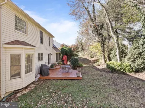 Exterior - 9354 River Crest Rd, Manassas, VA 20110 photo 5 of 6