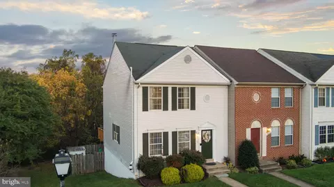 8930 Princeton Park Dr, Manassas, VA 20110