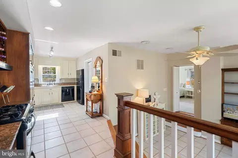 Entry Way - 9312 Stuart Ave, Manassas, VA 20110 photo 2 of 3