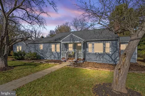 9312 Stuart Ave, Manassas, VA 20110