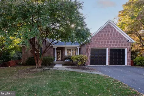 9002 Weir St, Manassas, VA 20110