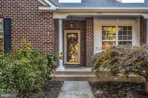 9002 Weir St, Manassas, VA 20110 photo 3