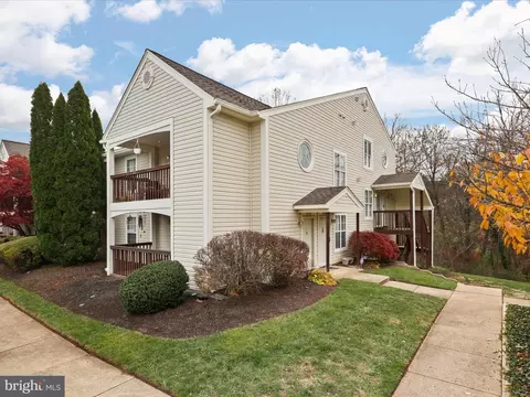 9422 Scarlet Oak Dr, Manassas, VA 20110