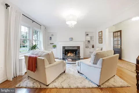 9107 Main St, Manassas, VA 20110 photo 5