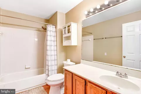 Bath - 9562 Buttonbush Ct, Manassas, VA 20110 photo 1 of 2