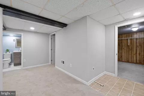 Entry Way - 9195 Winterset Dr, Manassas, VA 20110 photo 9 of 9