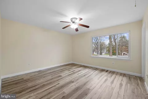 Living - 9195 Winterset Dr, Manassas, VA 20110 photo 3 of 3