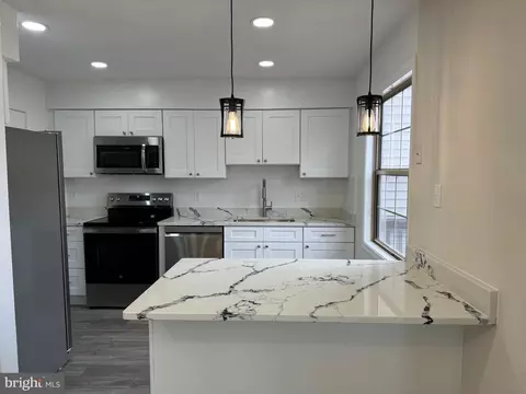 8704 Ditmars Ct, Manassas, VA 20110 photo 2