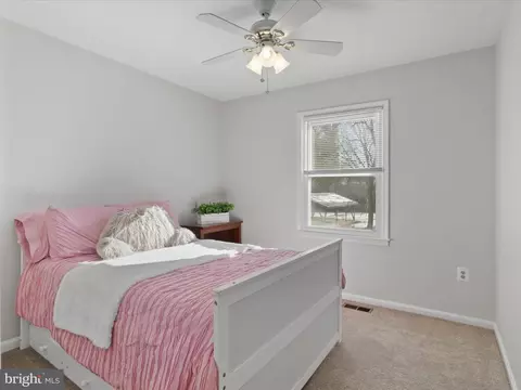 Bedroom - 9022 Miles Pl, Manassas, VA 20110 photo 3 of 4