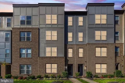 10413 Ratcliffe Trl, Manassas, VA 20110