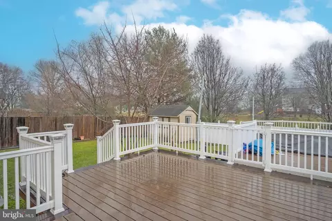 Exterior - 8675 Nagle St, Manassas, VA 20110 photo 5 of 8