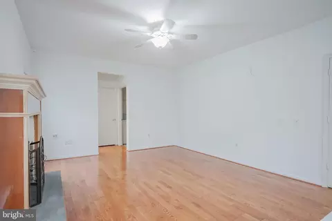 Living - 8675 Nagle St, Manassas, VA 20110 photo 10 of 11