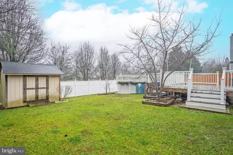 Exterior - 8675 Nagle St, Manassas, VA 20110 photo 6 of 8