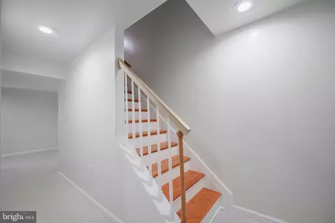 Entry Way - 8675 Nagle St, Manassas, VA 20110 photo 5 of 7