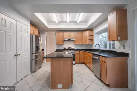 Kitchen - 8675 Nagle St, Manassas, VA 20110 photo 4 of 6
