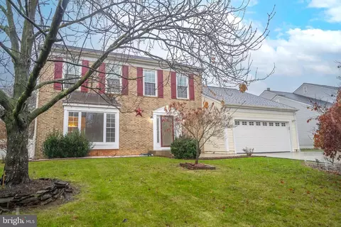8675 Nagle St, Manassas, VA 20110