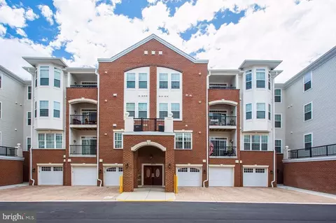10273 Fountain Cir #207, Manassas, VA 20110