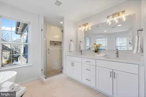 Bath - 8329 Tillett Loop, Manassas, VA 20110 photo 1 of 3