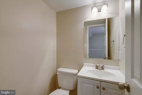 9059 Mcclellan Comn Comn, Manassas, VA 20110 photo 12