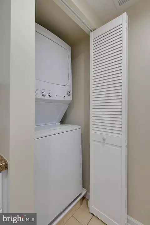 9059 Mcclellan Comn Comn, Manassas, VA 20110 photo 11