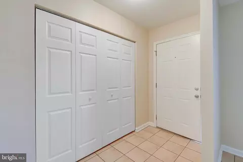 9059 Mcclellan Comn Comn, Manassas, VA 20110 photo 2
