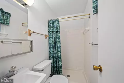 Bath - 8601 Weems Rd, Manassas, VA 20110 photo 1 of 4