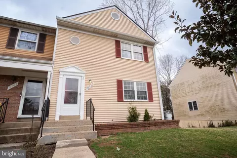 8736 Bretton Woods Dr, Manassas, VA 20110