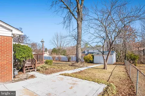 Exterior - 8907 Weir St, Manassas, VA 20110 photo 7 of 10