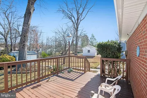Exterior - 8907 Weir St, Manassas, VA 20110 photo 5 of 10