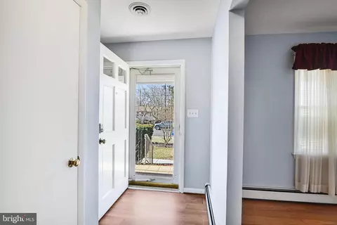 Entry Way - 8907 Weir St, Manassas, VA 20110 photo 1 of 2