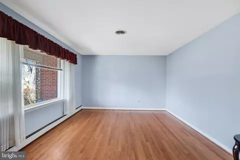 Living - 8907 Weir St, Manassas, VA 20110 photo 1 of 3