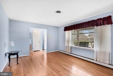 Living - 8907 Weir St, Manassas, VA 20110 photo 2 of 3