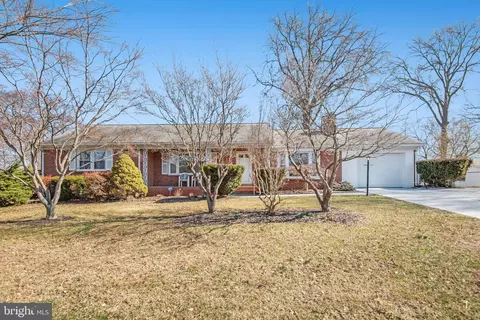 Exterior - 8907 Weir St, Manassas, VA 20110 photo 1 of 10