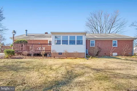 Exterior - 8907 Weir St, Manassas, VA 20110 photo 8 of 10
