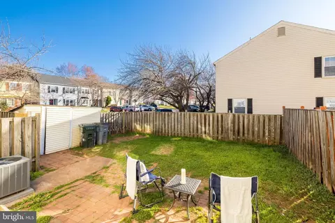 Exterior - 8977 Miles Pl, Manassas, VA 20110 photo 4 of 6