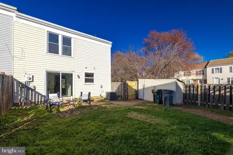 Exterior - 8977 Miles Pl, Manassas, VA 20110 photo 5 of 6