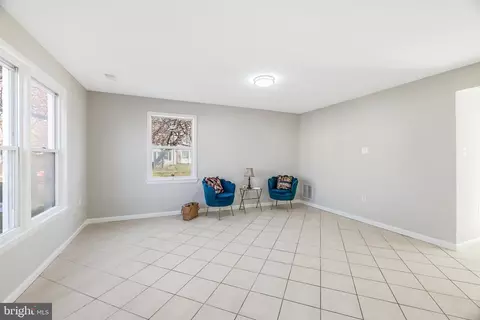 Living - 8977 Miles Pl, Manassas, VA 20110 photo 1 of 4
