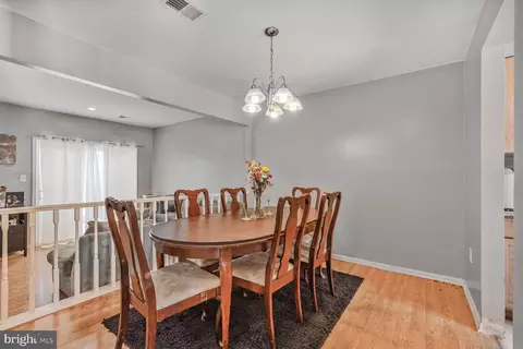 8969 Mcdowell Comn Comn, Manassas, VA 20110 photo 4